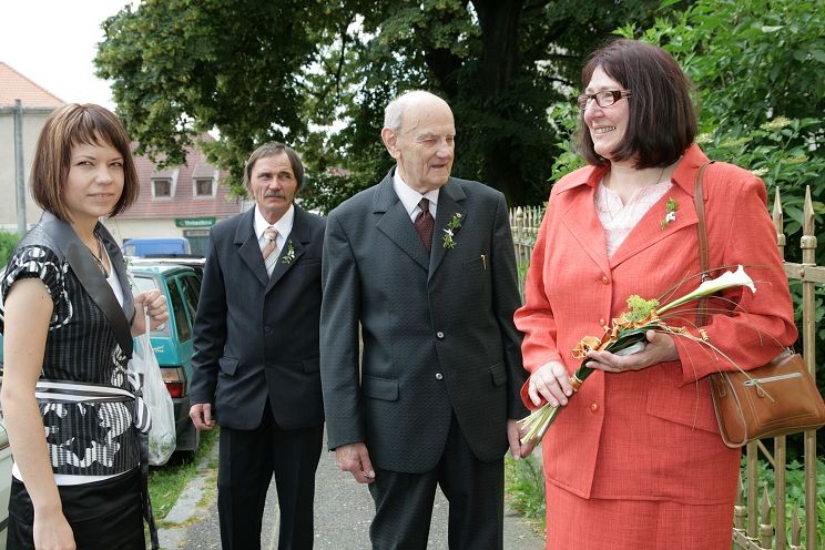 img00004.jpg